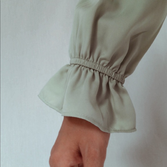 NWOT Sage front twist top - Picture 10 of 12